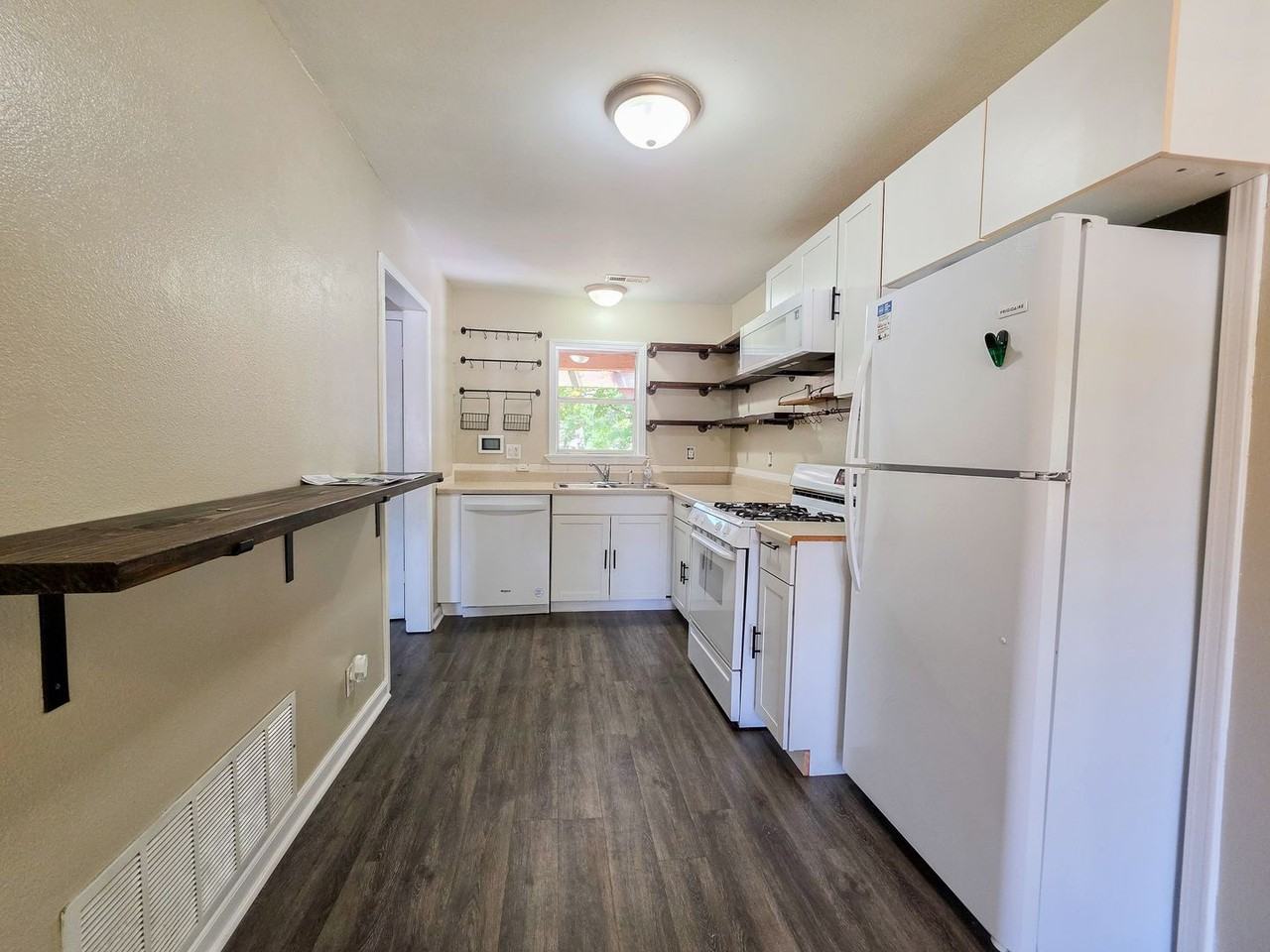 1505 N Garland Ave - Photo 7 of 17