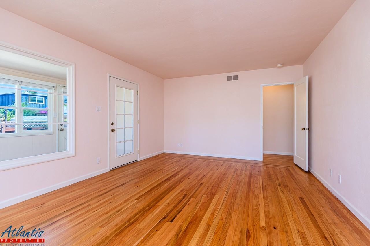 525 Laverne Ave - Photo 4 of 20