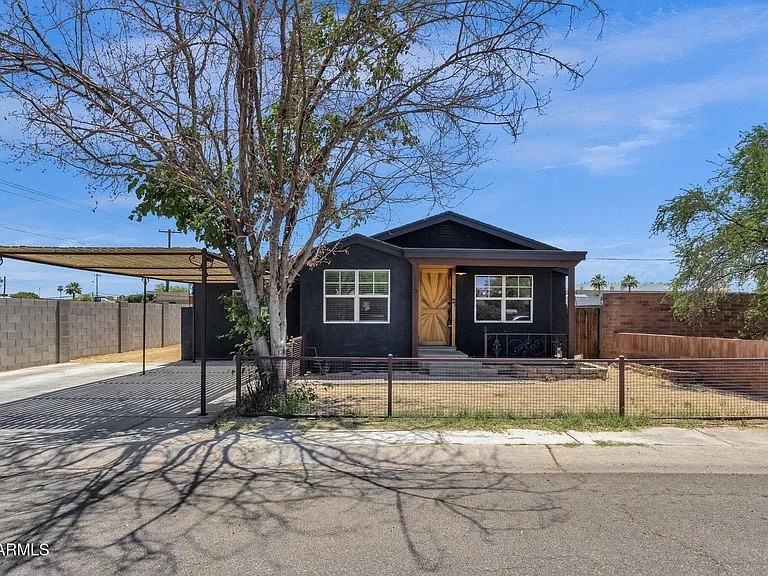 2107 W Wilshire Dr #A - Photo 2 of 21