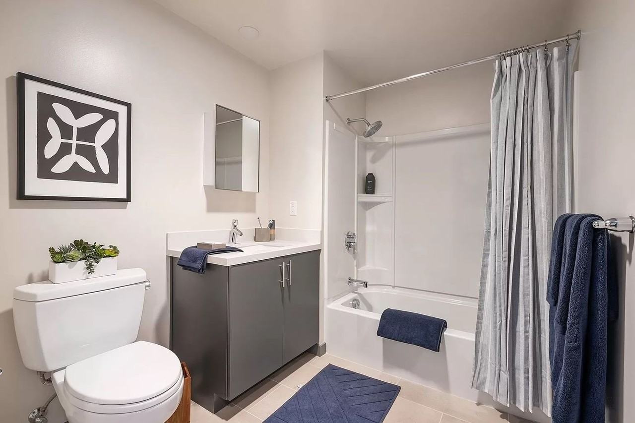 235 Valencia Street - Photo 3 of 9