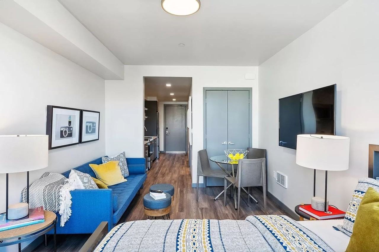 235 Valencia Street - Photo 4 of 9