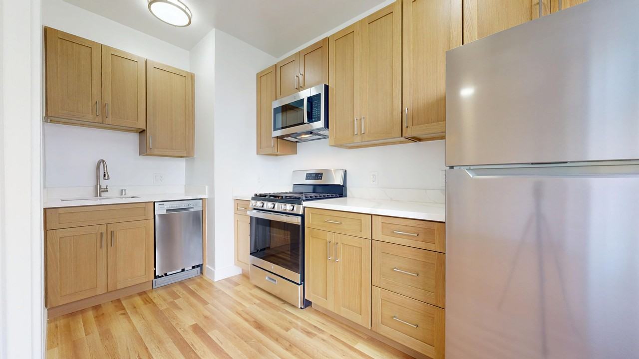 1060 Bush Street - Photo 6 of 16