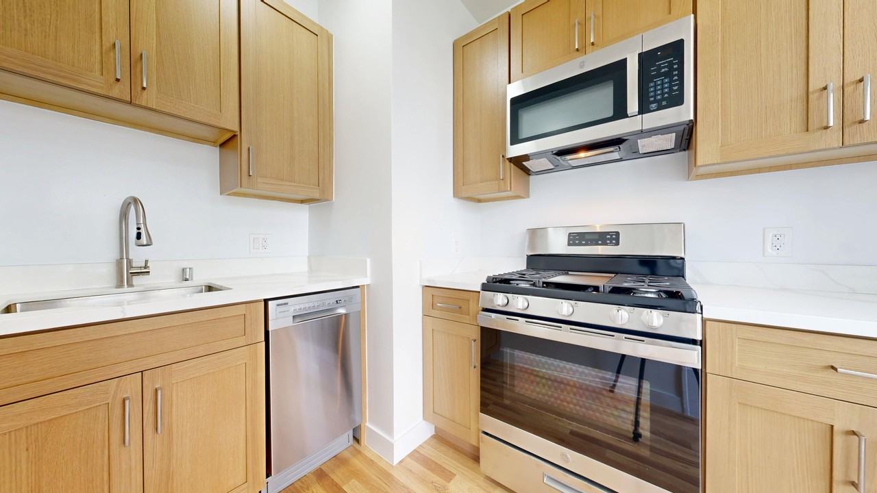 1060 Bush Street - Photo 7 of 16