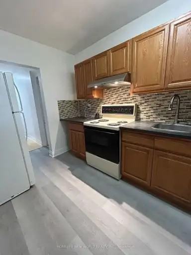 218 Greenwood Ave - Photo 2 of 13