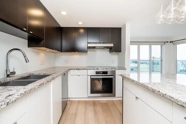 14955 Victoria Ave #402 - Photo 3 of 7