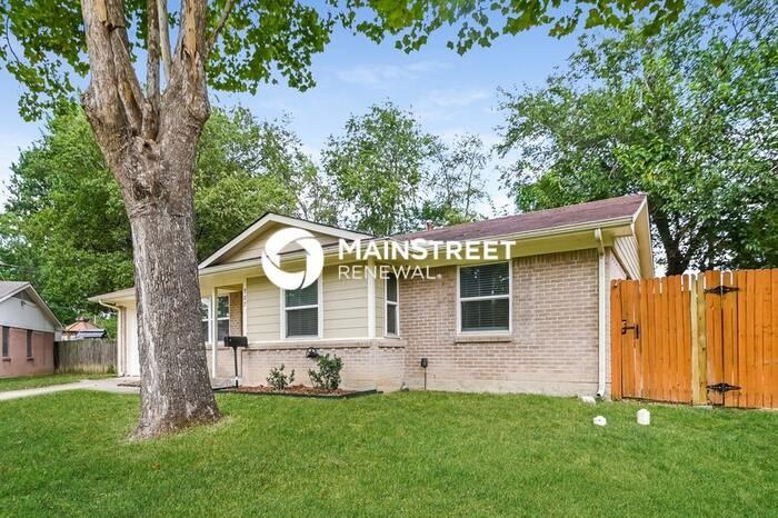 907 Edgefield Cir - Photo 3 of 15