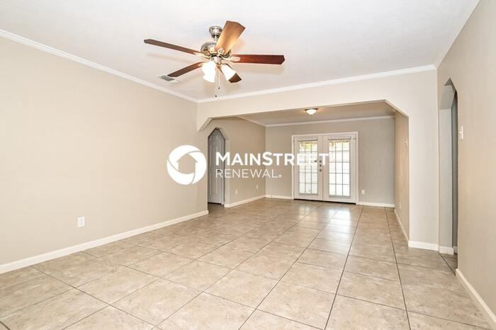 907 Edgefield Cir - Photo 4 of 15