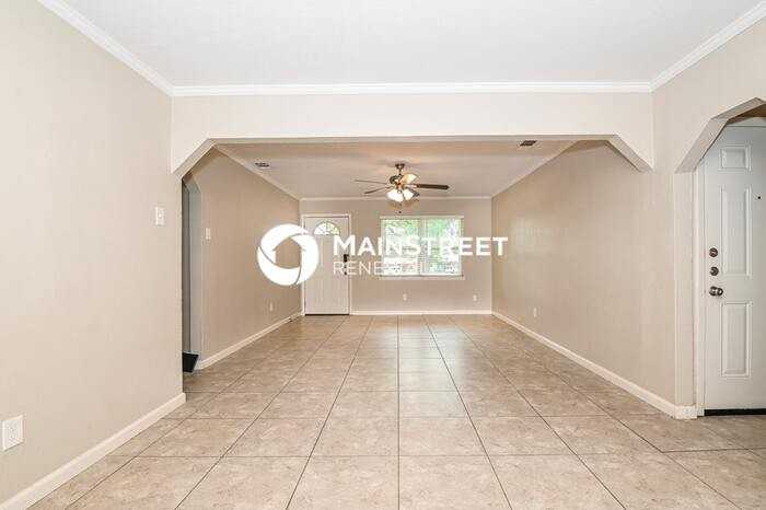 907 Edgefield Cir - Photo 5 of 15