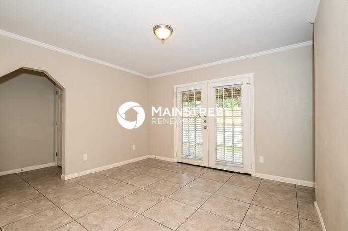 907 Edgefield Cir - Photo 6 of 15