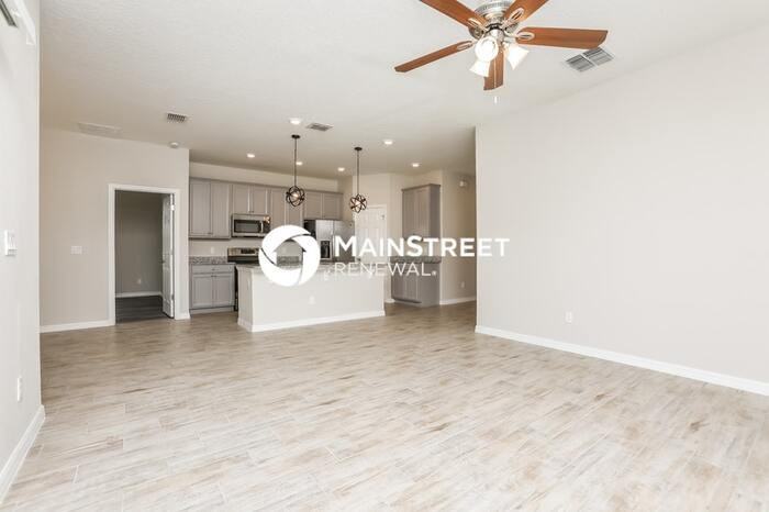 37111 Lake Overlook Dr - Photo 3 of 16