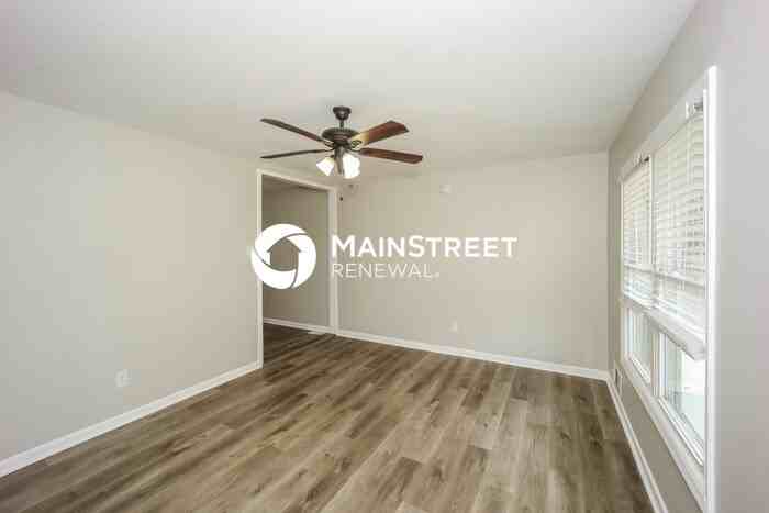 267 Essex Dr - Photo 4 of 16