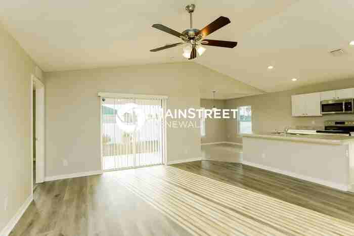 2903 Nw 9th Ave - Photo 3 of 16