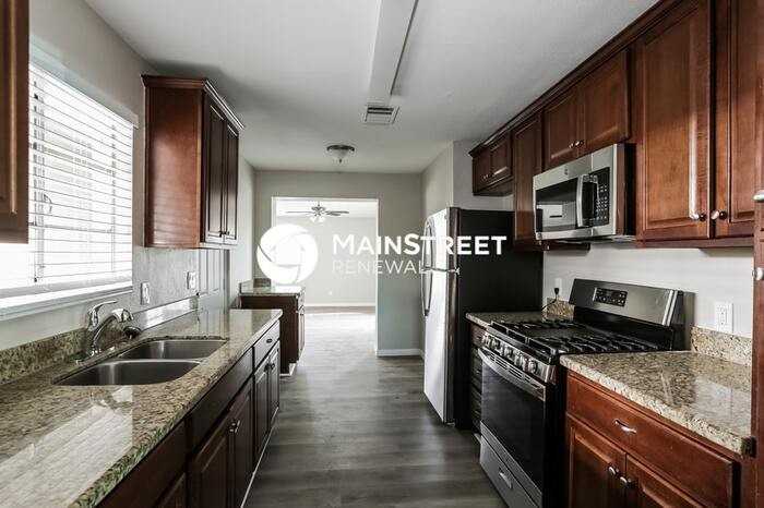 3427 W Montecito Ave - Photo 5 of 16