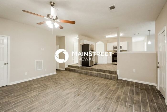 425 Concord Ter - Photo 4 of 17
