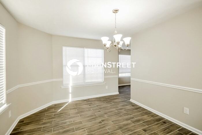 425 Concord Ter - Photo 5 of 17