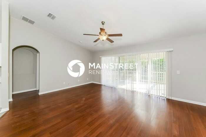 1366 Fairoaks Dr - Photo 4 of 16