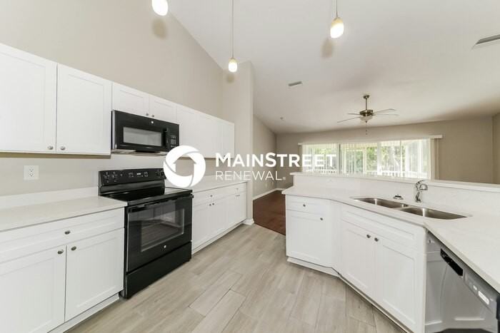 1366 Fairoaks Dr - Photo 5 of 16