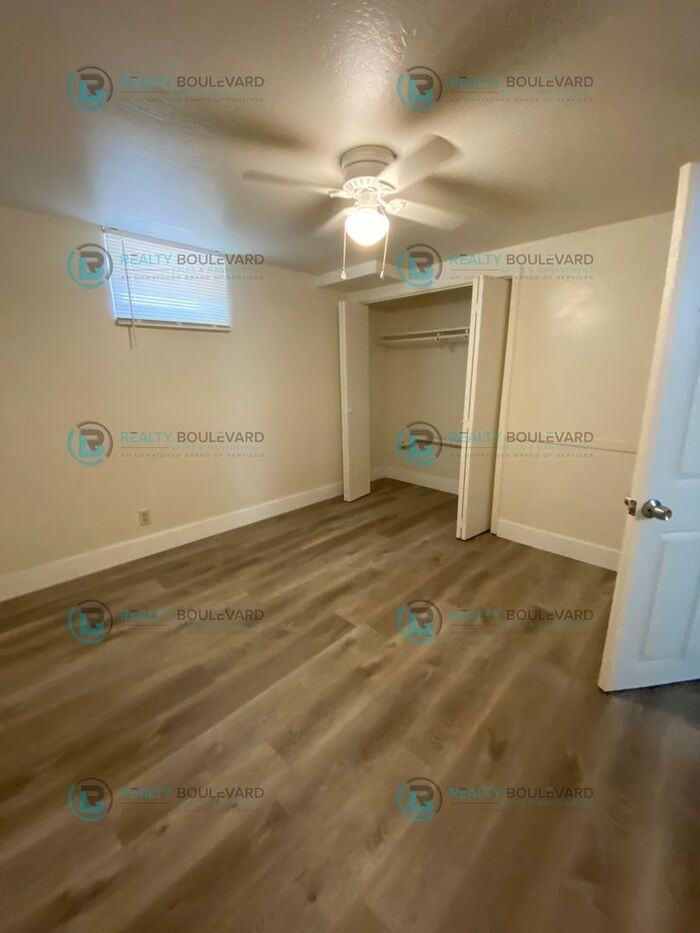 520 Locust St #B - Photo 7 of 10