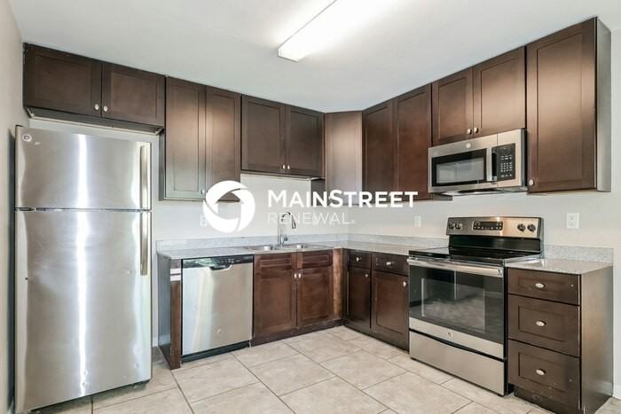 27 Steeplechase Dr - Photo 6 of 17