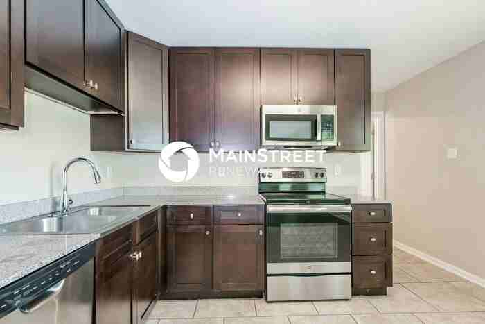 27 Steeplechase Dr - Photo 7 of 17
