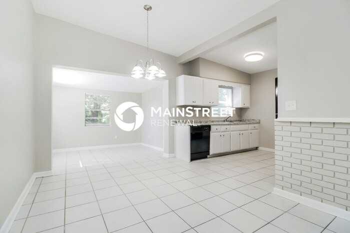 320 N Hilltop Dr - Photo 5 of 16