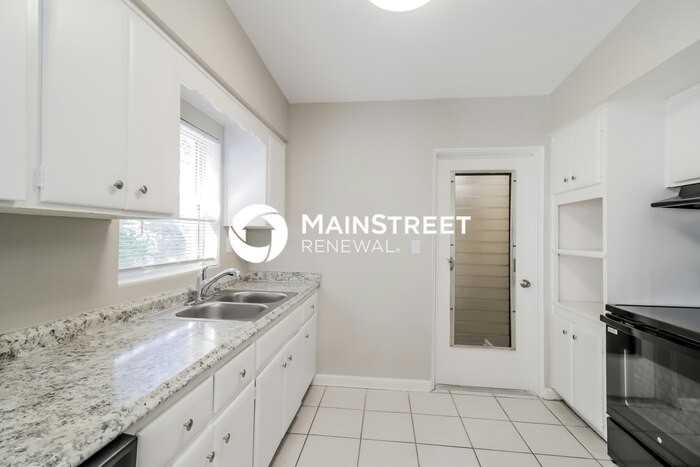 320 N Hilltop Dr - Photo 7 of 16
