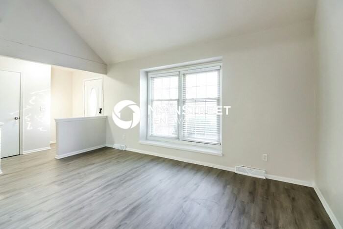 8214 E 166th St - Photo 2 of 20