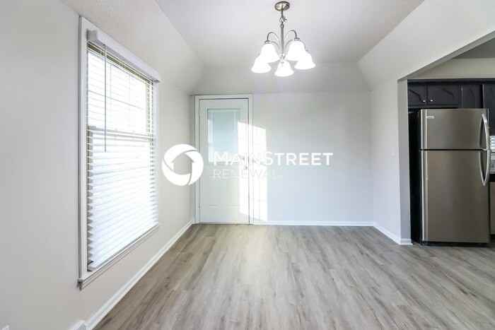 8214 E 166th St - Photo 4 of 20