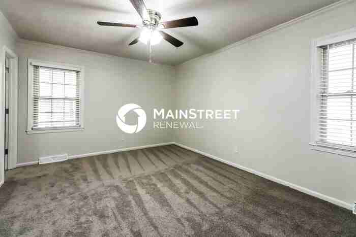 8214 E 166th St - Photo 7 of 20