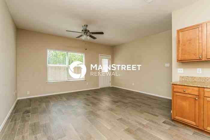 241 Cliff Heights Cir - Photo 4 of 17