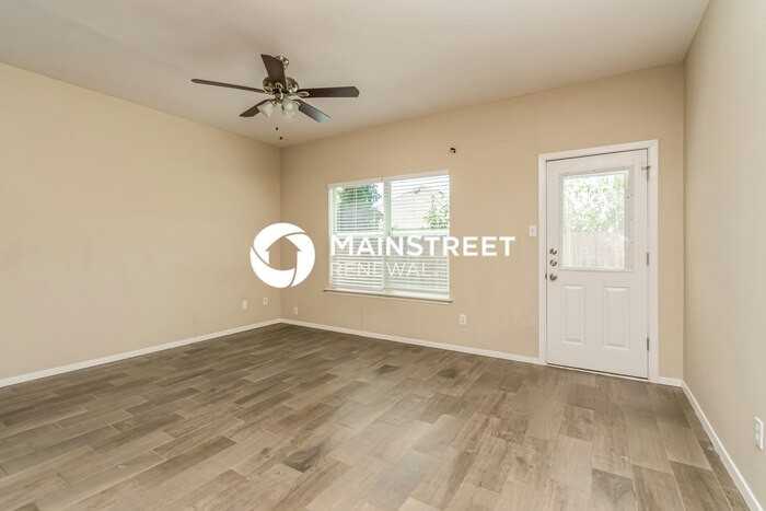 241 Cliff Heights Cir - Photo 5 of 17