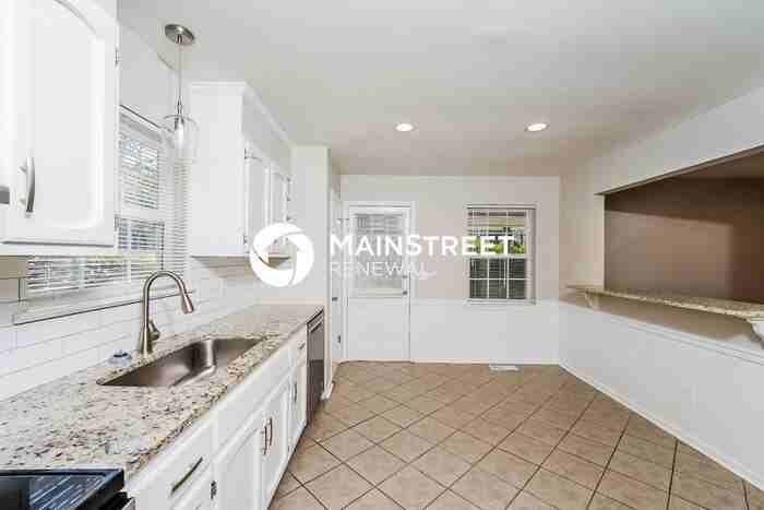 1405 Highland Dr - Photo 4 of 16