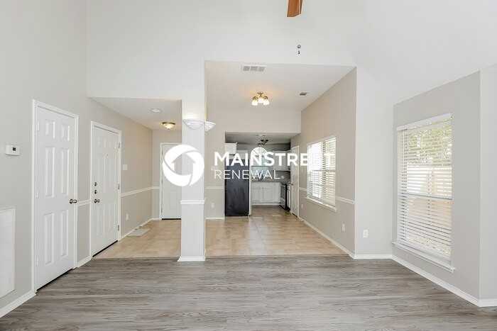 714 Mannington Dr - Photo 4 of 17