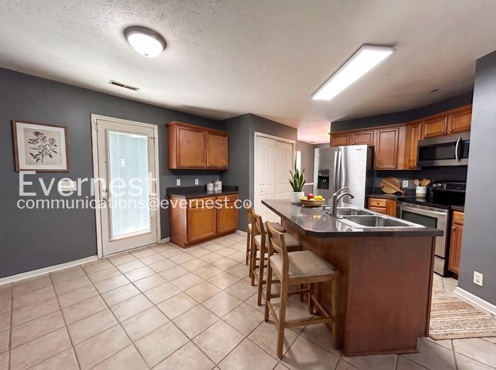 979 Tom Hailey Blvd - Photo 2 of 33