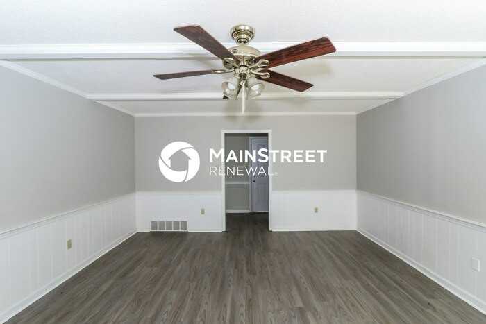 4652 Blandford Dr - Photo 4 of 16