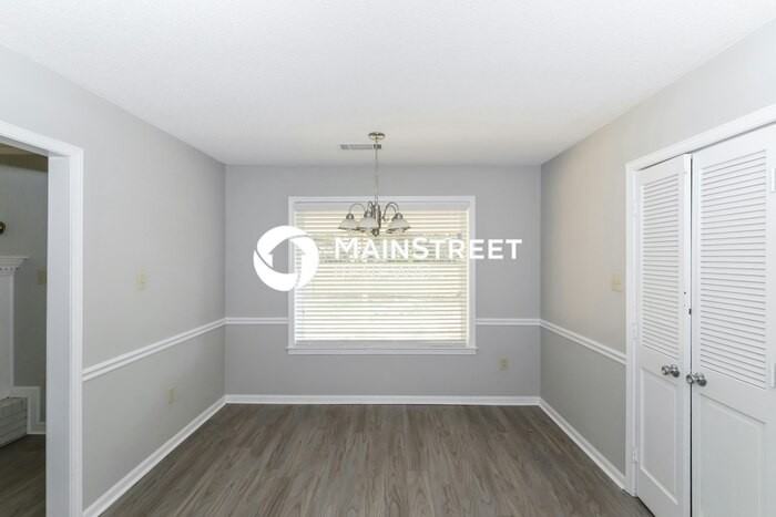 4652 Blandford Dr - Photo 5 of 16