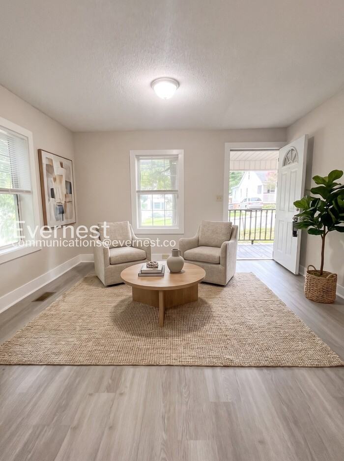221 West Twenty-Third Street - Photo 2 of 23