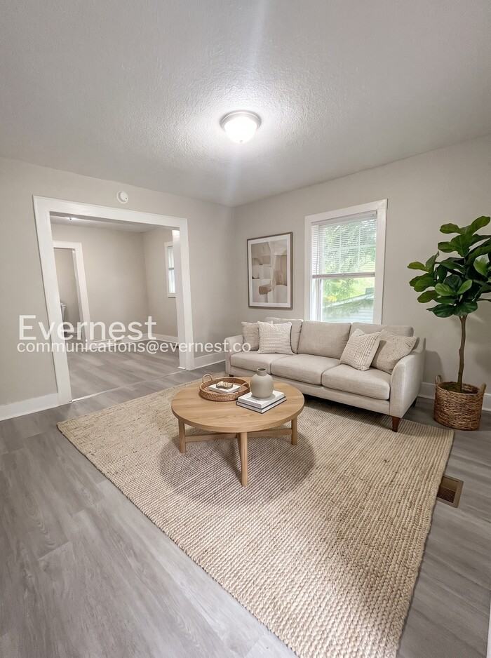 221 West Twenty-Third Street - Photo 3 of 23
