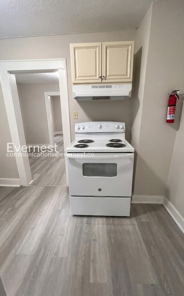 221 West Twenty-Third Street - Photo 7 of 23
