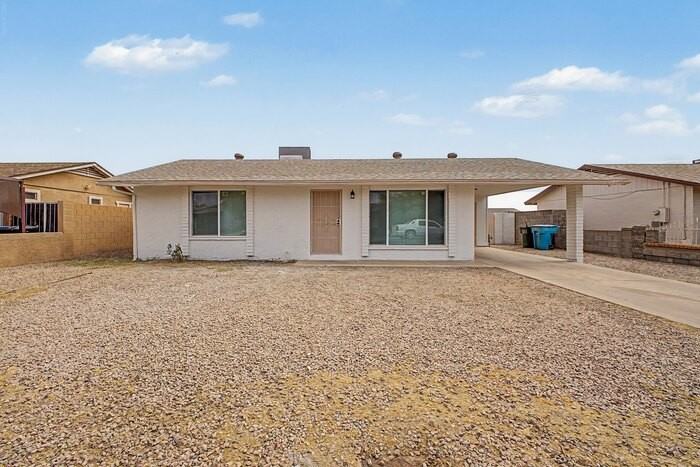 8819 W Avalon Dr - Photo 3 of 27