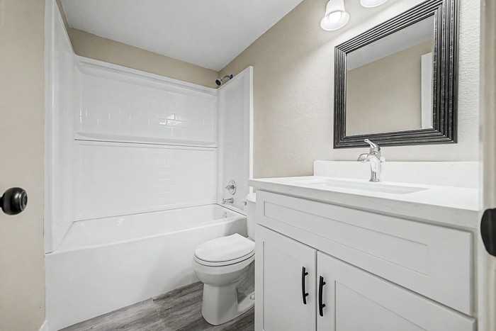 8819 W Avalon Dr - Photo 7 of 27