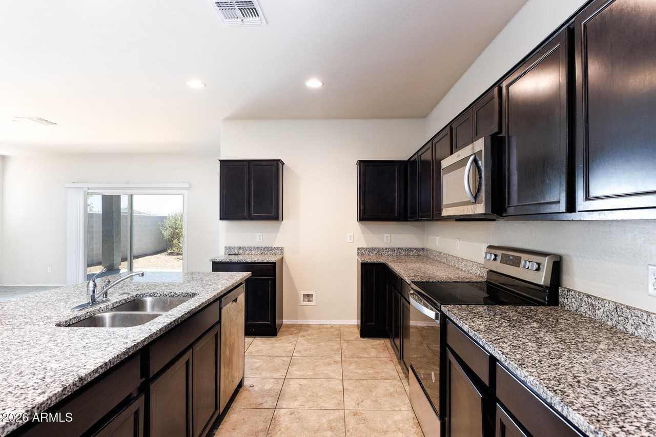 1075 W Avalon Canyon Dr - Photo 5 of 42