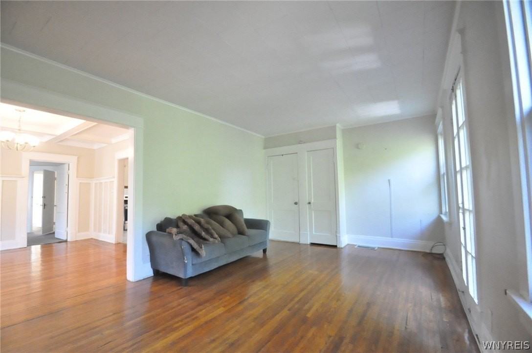 9 Wellington Rd - Photo 4 of 27