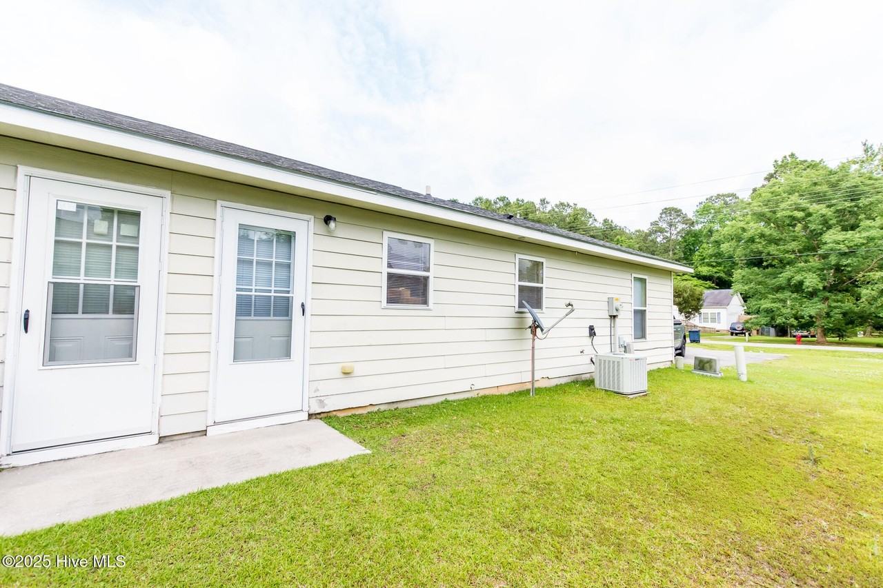 241A Lakewood Dr #A - Photo 6 of 17