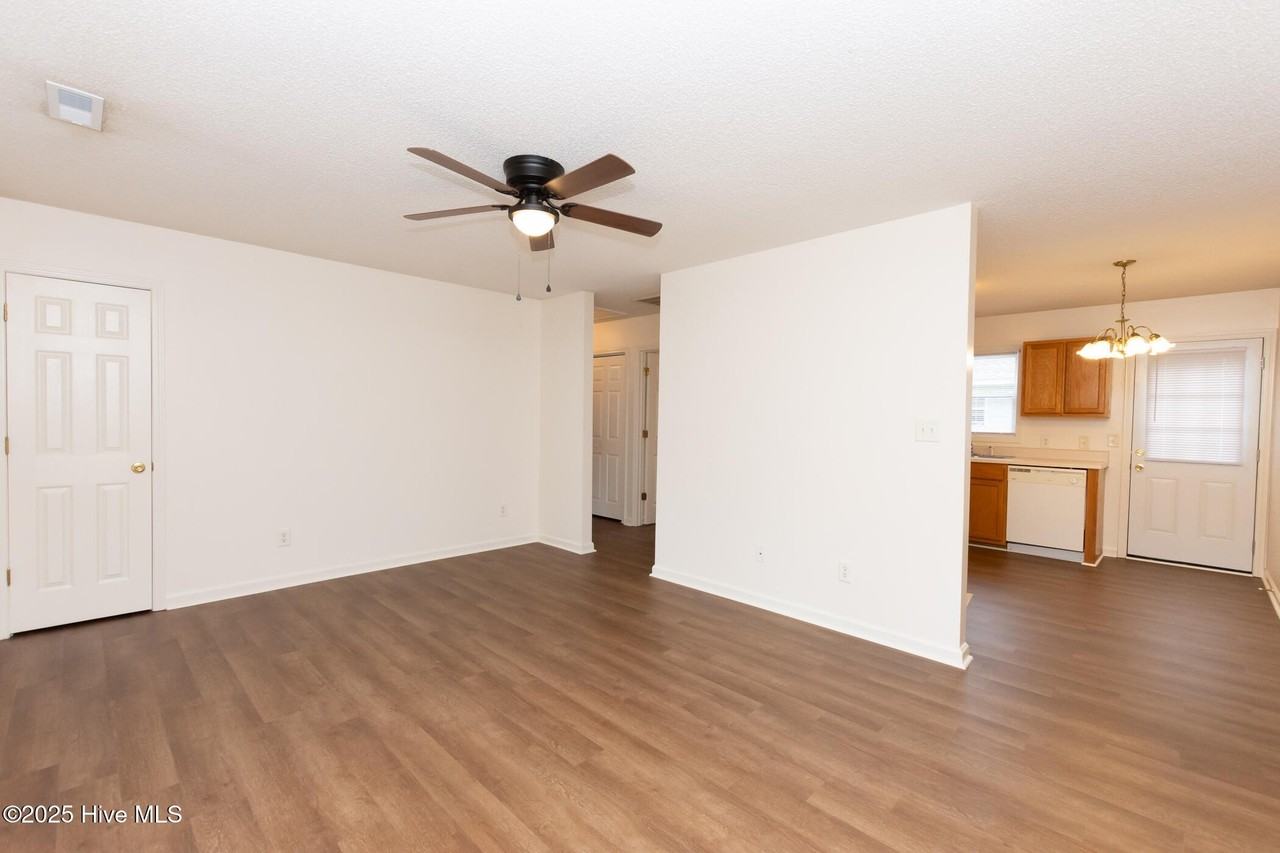 241A Lakewood Dr #A - Photo 7 of 17