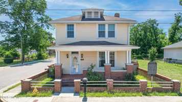 featured image of 1102 Phillips St