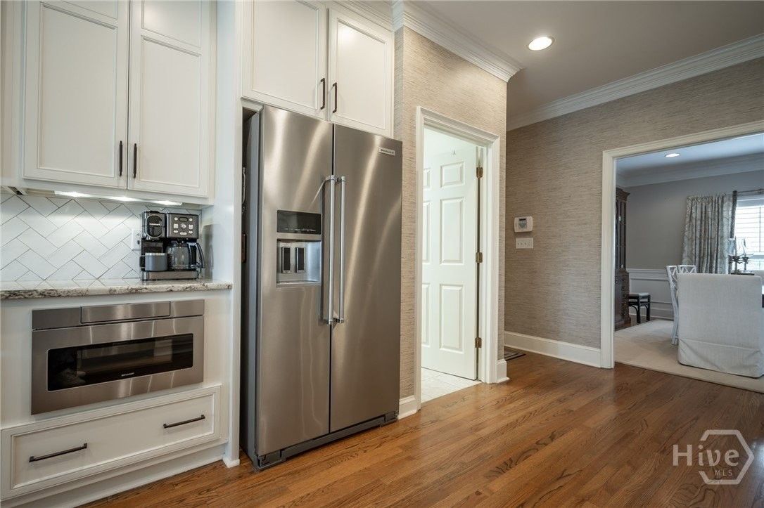 1040 Saint Andrews Dr - Photo 4 of 12