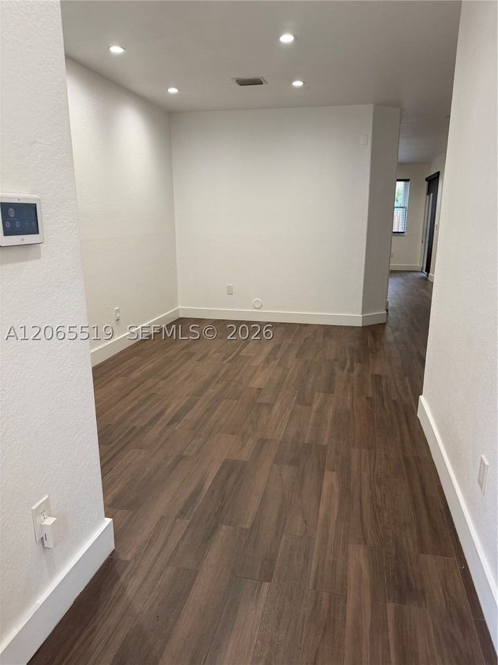 15069 Sw 9th Way #0 - Photo 2 of 33