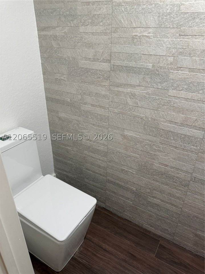 15069 Sw 9th Way #0 - Photo 4 of 33
