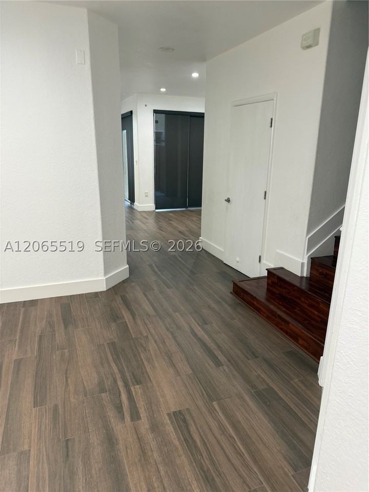 15069 Sw 9th Way #0 - Photo 5 of 33